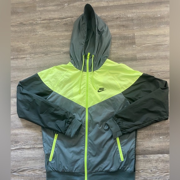 Nike Essentials Zero Windrunner Jacket Windrunner Gray volt 727324-393 Men's M - Picture 1 of 7
